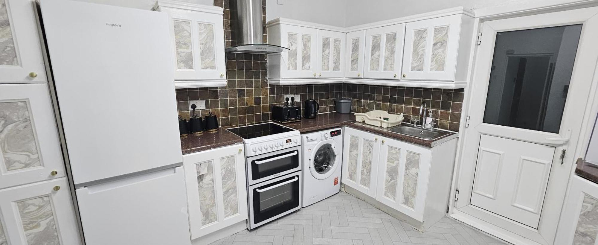 Full In Moss Bank Near Cheetham Hill * Manchester