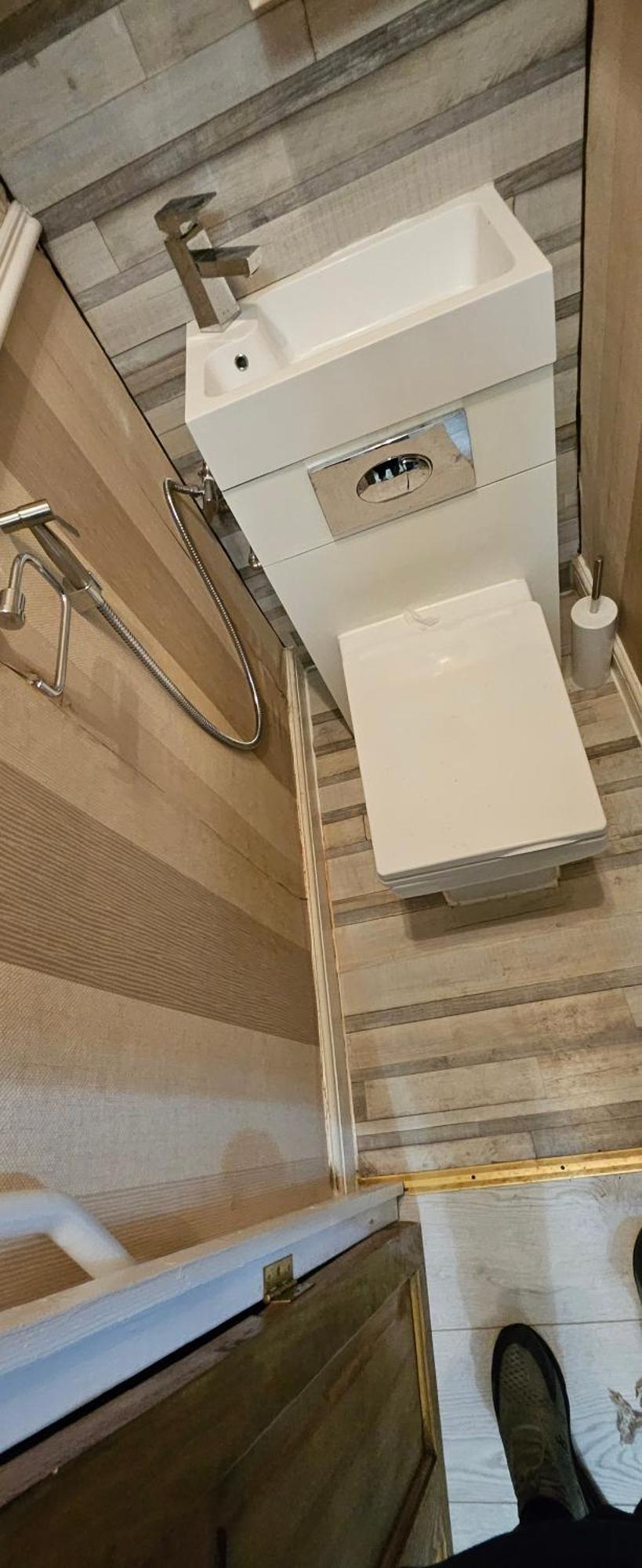 Full In Moss Bank Near Cheetham Hill *