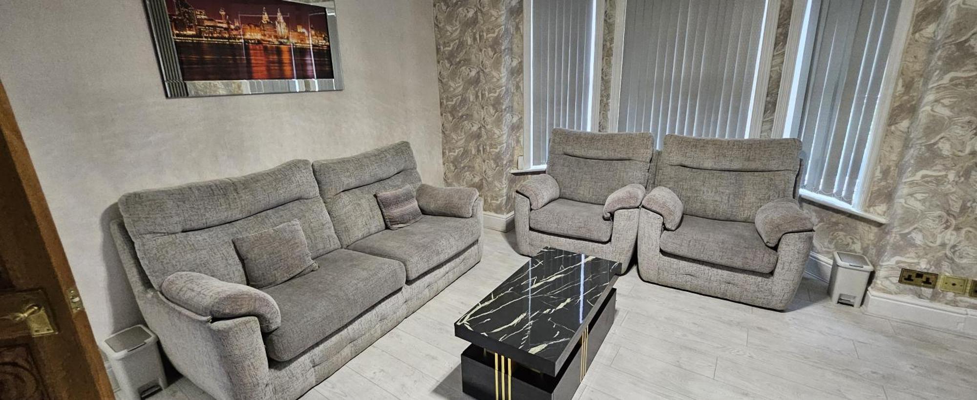 Full In Moss Bank Near Cheetham Hill * Manchester