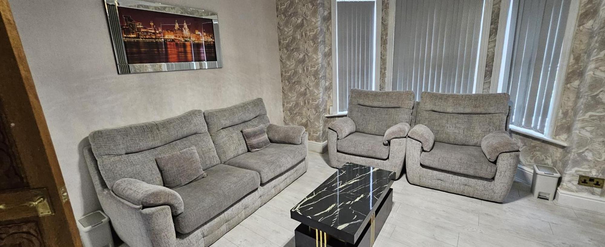 Full In Moss Bank Near Cheetham Hill *