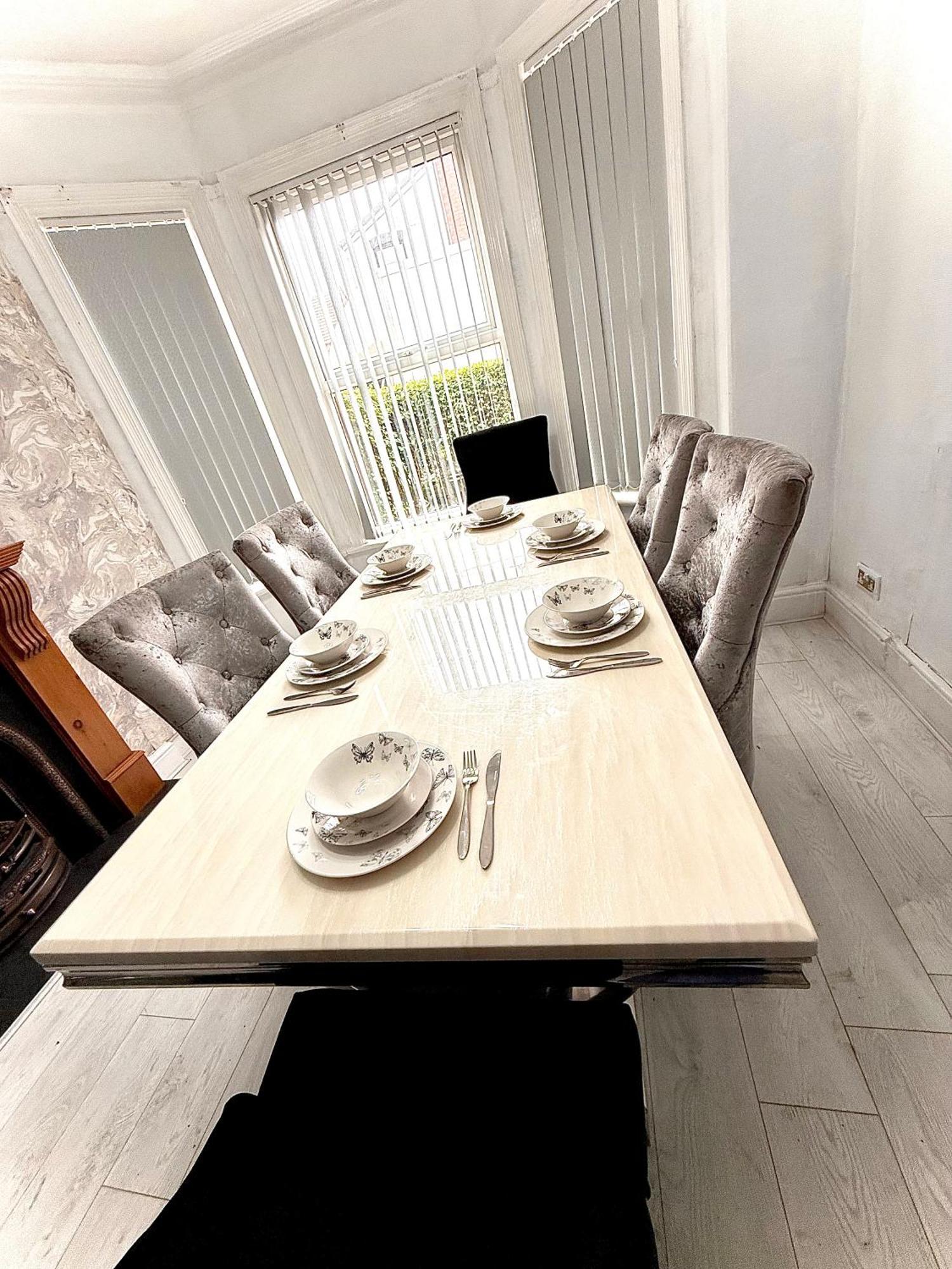 Full In Moss Bank Near Cheetham Hill *